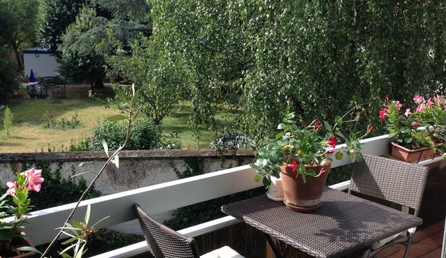 Sweet Home Paris 12ème in lush greenery. Well located