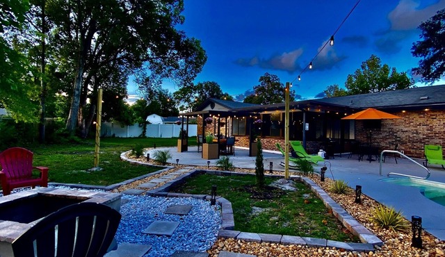 SWEET HOME With Private Pool, Patio,& Huge backyard.