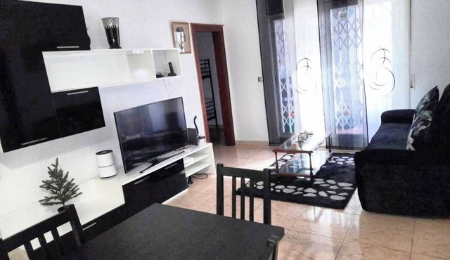 Sweet house close to airport