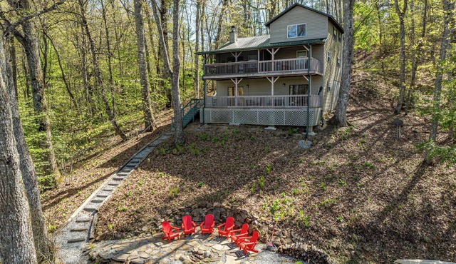 Sweet Lake House Dreams: Lake Glenville Hillside Home w/Dock, Firepit, Kayaks