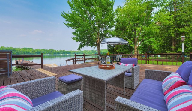 Sweet Lake House! Updated 5BR Lake Home, Close to Lake Michigan, Beaches, Skiing