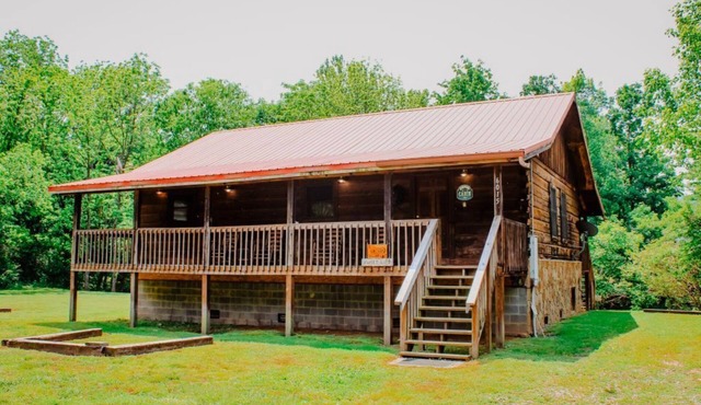 'Sweet Life' *Log Cabin on Cosby Creek with Wifi *No contact check in