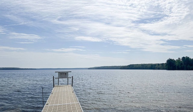 Sweet Little Cottage, Fully Remodeled. .7M to Douglas 2.3 to Airport!