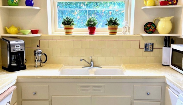 Sweet mid-century bungalow in beautiful San Leandro neighborhood.