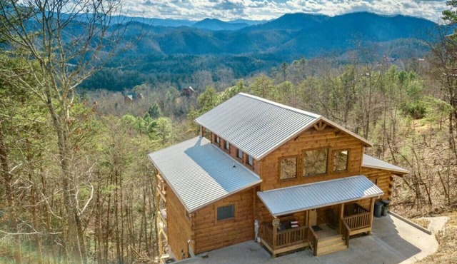 Sweet Mtn Retreat with Theater, Game Room with Ping Pong, Amazing Mtn Views, EV