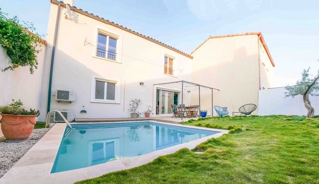 Sweet private home with pool and 3 rooms