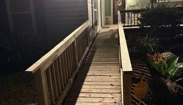 Sweet Rest 3-bedroom house in Cleveland with AC & Heating