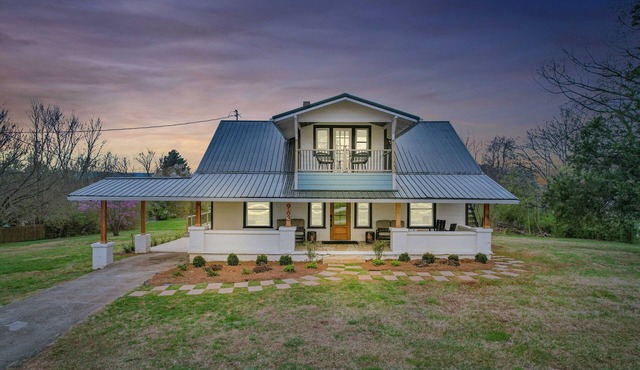 Sweet Retreat-across from Twin Creeks Marina