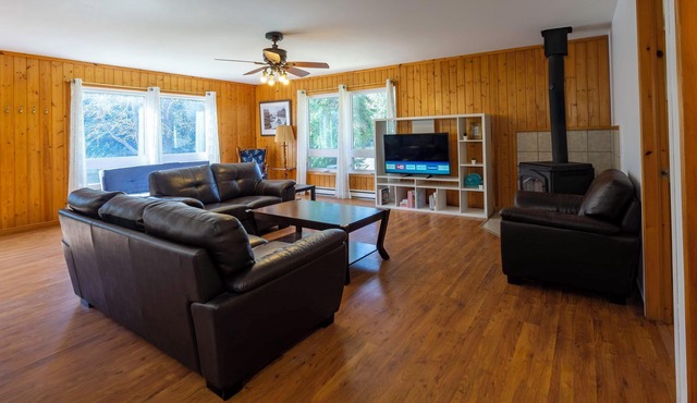 Sweet Retreat - In the Village of Tobermory