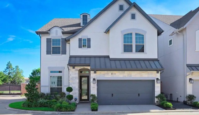 Sweet Retreat, Snug 3-Story 4-Bedroom Home Garage WiFi Pool