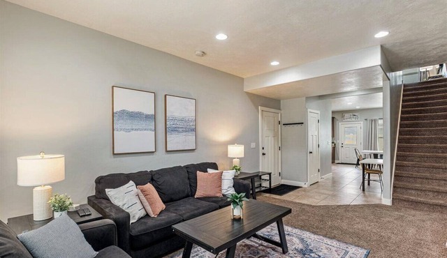 Sweet Saratoga by The AirbnFree - 30+ Day Haven