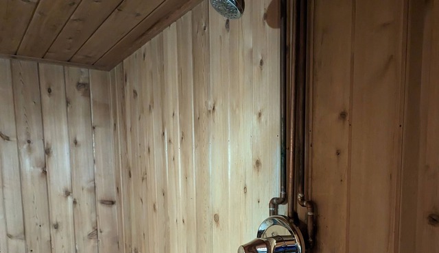 Sweet, Spacious Sauna Retreat