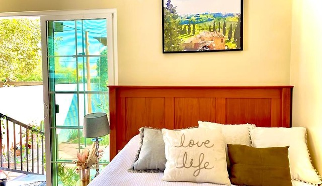 Sweet Tuscan Dreams-Private Entrance & Bathroom with Patio