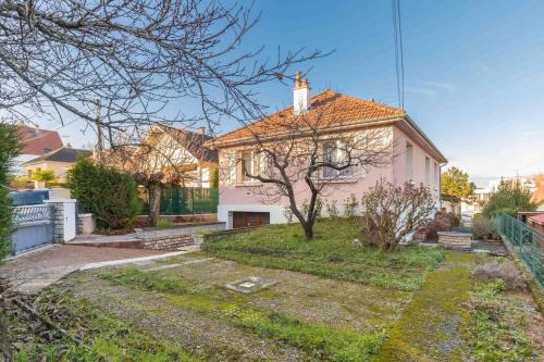 Sweet Villa Burgundy