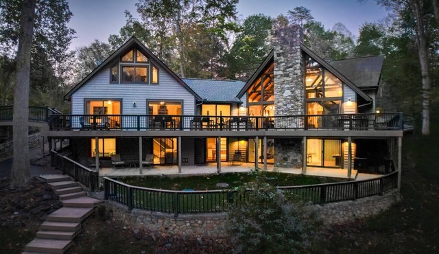 Sweet Virginia Blue On Smith Mountain Lake: 6000 sq ft