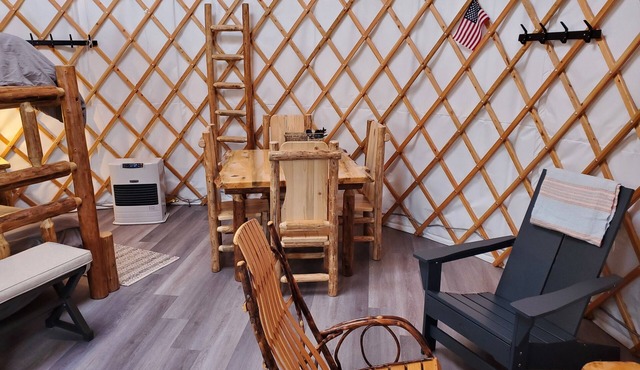 Sweet yurt on beautiful Nikiski lake