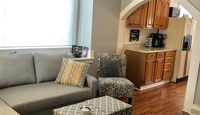 Sweetheart City Guest House - Loveland Colorado (entire home + fenced backyard)