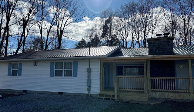 Sweets Falls Cottage Close to Summersville Lake & New River Gorge