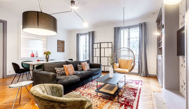 Sweett | Ponthieu I - Three Bedroom Apartment, Sleeps 10