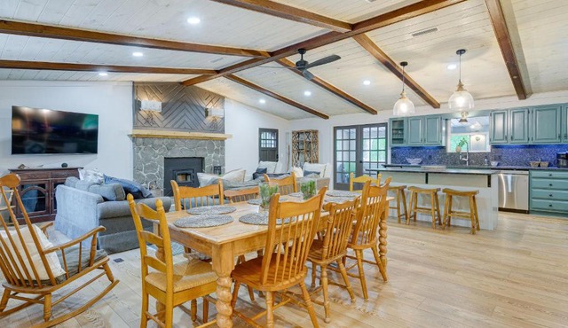 'Sweetwater Bluff' Home On The Hiawassee w/Views!
