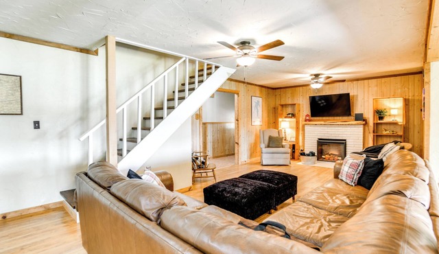 Sweetwater Lake House w/Covered Patio!