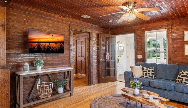 Sweetwater on the Range | Cozy Cabin Firepit