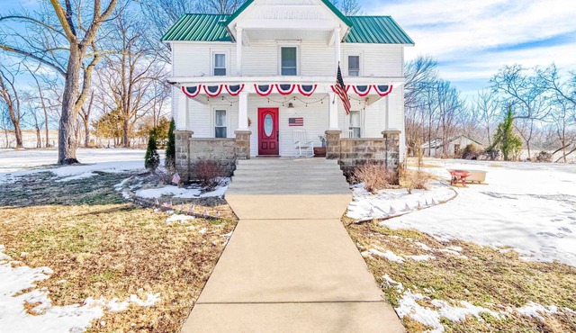 Sweetwater Patriotic Farm experience Stockton Lake