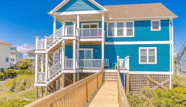 Sweetwater Landing - Amazing 5BR, Oceanfront Home with Community Pool!