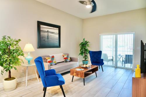 SWFL Lake McGregor Home Entire Home