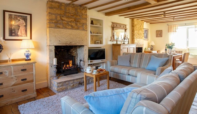 Swift Cottage, Blockley - sleeps 4 guests in 2 bedrooms