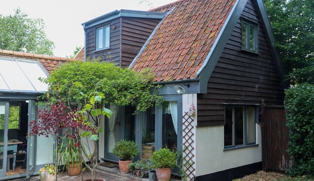 Swift Host | Beautiful Flint Cottage | Two Bedroom | Close to River