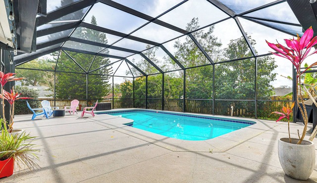 Swim, Golf & Relax: Lovely Home in Lake Mary