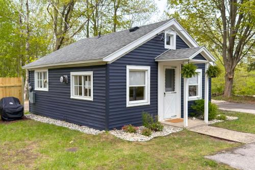 Swim, Hike and Unwind Frankfort Cottage with Fire Pit