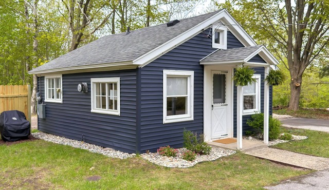 Swim, Hike & Unwind: Frankfort Cottage w/Fire Pit