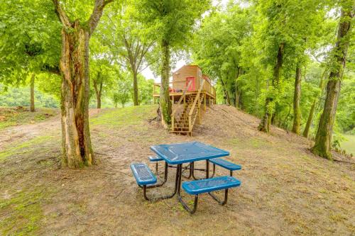 Swim On-Site: Riverfront Studio in Mountain View!