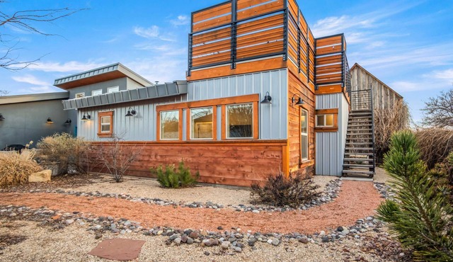 Swim & Stargaze in Kanab! Timber + Tin H 2BR 2BA, Resort Pool & Hot Tub