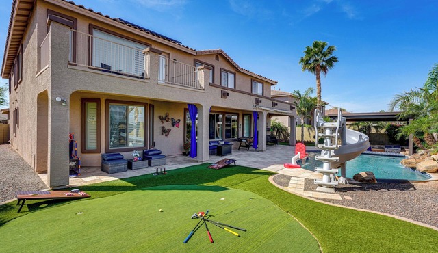 Swim-Up Bar & Games! Ultimate Goodyear Group Stay