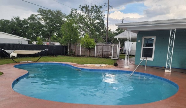 Swimming Pool, 4Bedrooms W/office, Sleeps 8