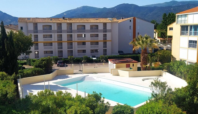 Swimming pool and sea apartment 5 minutes away 2 stars