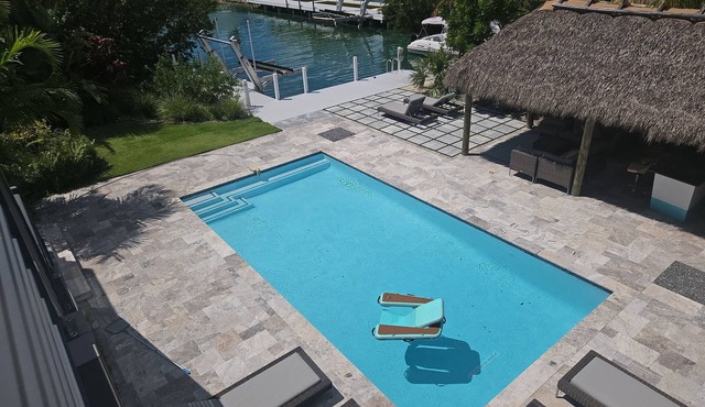 Swimming Pool/Boat Dock/Close to Key West