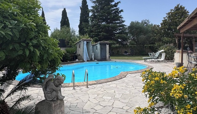 Swimming pool on private land in Provence