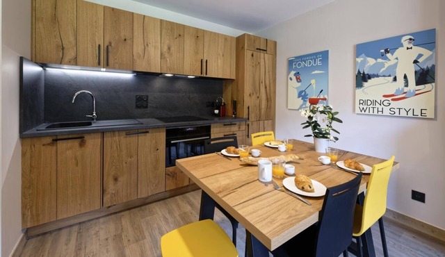 Swimming pool, sauna, hammam, terrace, balcony, tv, ski locker, 33m², Samoëns