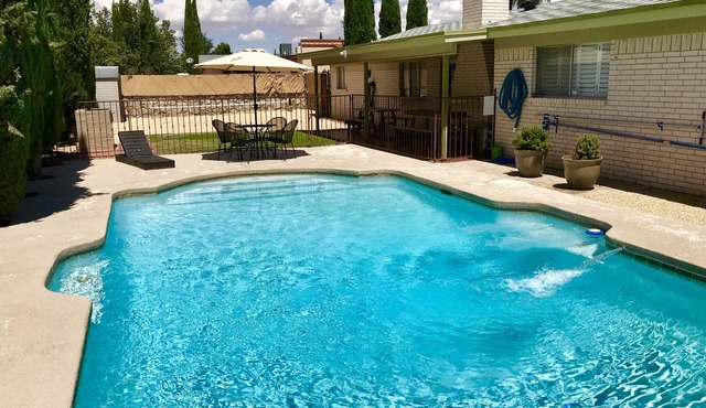 Swimming Pool -Spacious Family Retreat: 4 Bedroom, Close to Airport, Ft Bliss
