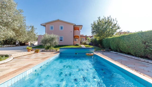 Swimming pool villa Brioni 2 EC with private pool near the beach north of Pula