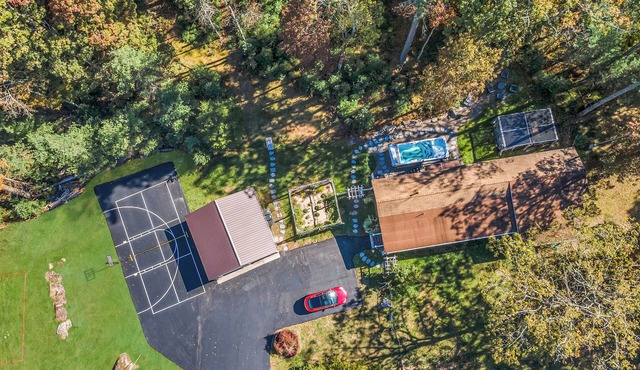 SwimSpa | Sport Courts | Lake | Fishing | Firepit