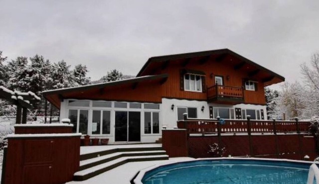 Swiss Chalet with outdoor spa