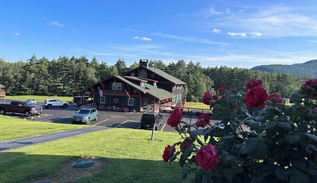 Swiss Chalets Village Inn