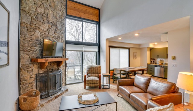 Swiss Mtn Condo: 3 Mi to Seven Springs Resort