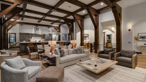 Switchback Lodge