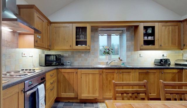 Swn Yr Aber - Two Bedroom Cottage, Sleeps 4